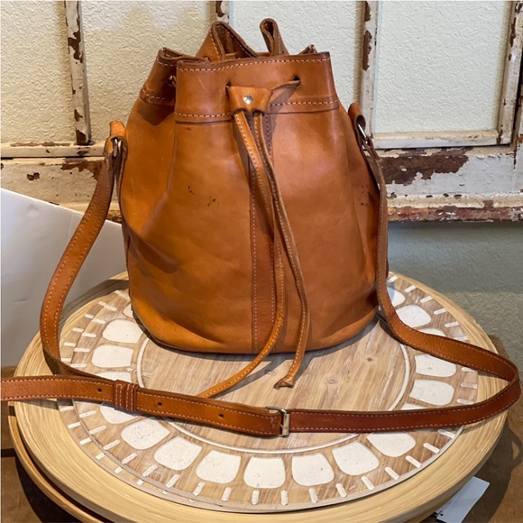 Leaders in leather tan leather drawstring bucket bag - Picture 1 of 12